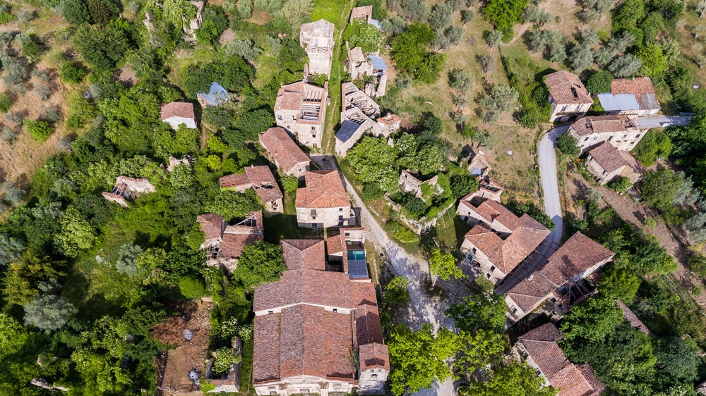Il borgo di Roscigno Vecchia, nel Parco Nazionale del Cilento.